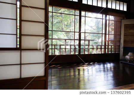 大氣的老日本房子景觀材料 大氣的老日本房子景觀材料 137602395