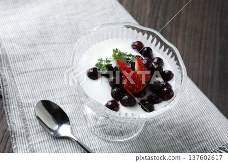 原味優格配水果 原味優格配水果 137602617