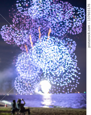 Tsu Fireworks Festival, Tsu City, Mie Prefecture Image of a couple looking up at the fireworks 137603176