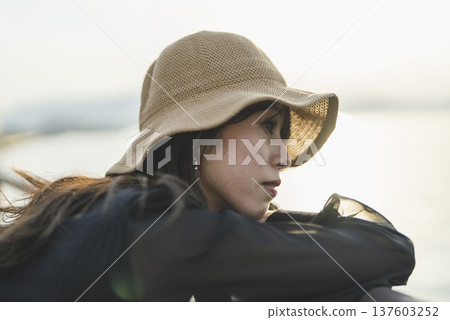 日落時看海的女人 日落時看海的女人 137603252