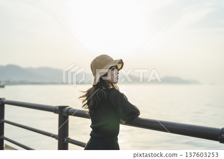 日落時看海的女人 日落時看海的女人 137603253
