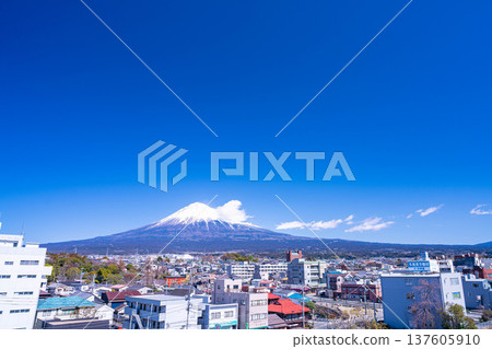 [Mt. Fuji Material] Mt. Fuji and Fujinomiya City [Shizuoka Prefecture] 137605910
