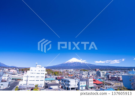 [Mt. Fuji Material] Mt. Fuji and Fujinomiya City [Shizuoka Prefecture] 137605913