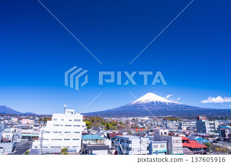 [Mt. Fuji Material] Mt. Fuji and Fujinomiya City [Shizuoka Prefecture] 137605916