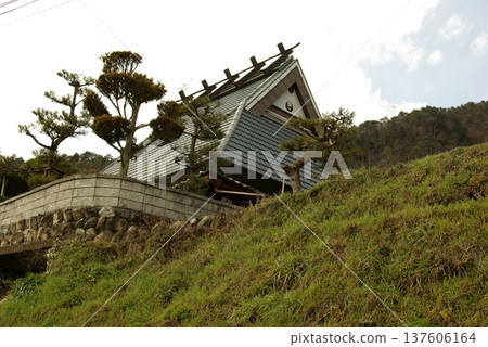 Kayabuki-no-Sato in Miyama-cho, Tannan City, Kyoto Prefecture, is a group of traditional buildings, many of which are covered with thatched roofs. Kayabuki-no-Sato in Miyama-cho, Tannan City, Kyoto Prefecture, is a group of traditional buildings, many of which are covered with thatched roofs. 137606164