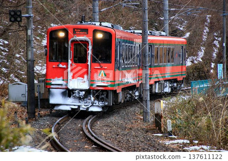 Aizu Railway Rapid AIZU Mount Express from Kinugawa Onsen to Aizu on frozen railway tracks Aizu Railway Rapid AIZU Mount Express from Kinugawa Onsen to Aizu on frozen railway tracks 137611122