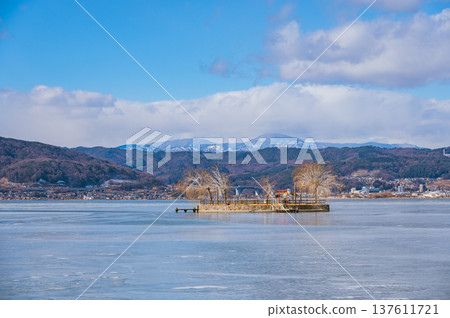 Frozen Lake Suwa and Hatsushima Island covered in frost 137611721