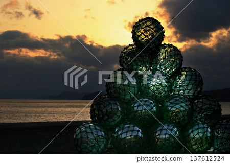 夕陽照亮 137612524