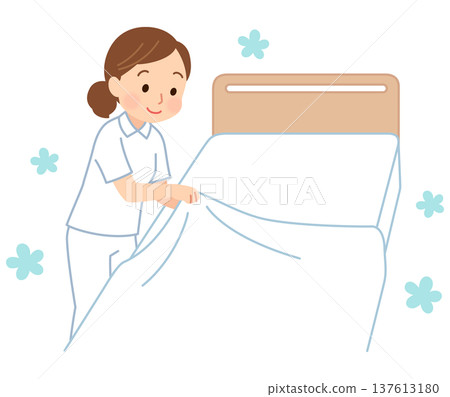 女性護理員正在更換床單,護士,護理員 女性護理員正在更換床單,護士,護理員 137613180