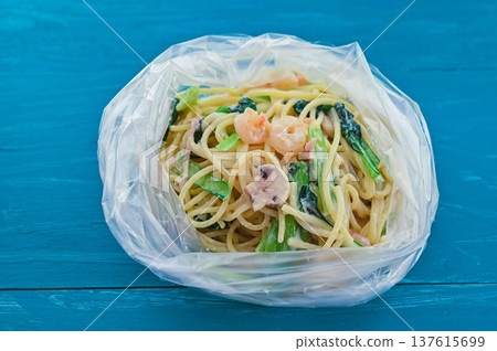 Freezing creamy pasta Freezing creamy pasta 137615699