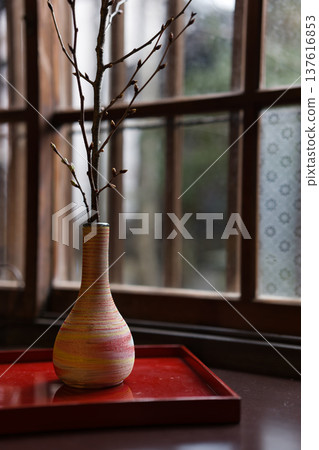 Flower vases and flower arrangements displayed in a former restaurant in Sakata City (Japanese interior scene) Flower vases and flower arrangements displayed in a former restaurant in Sakata City (Japanese interior scene) 137616853
