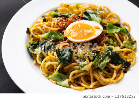 美味的無湯棕褐色麵條 137618252