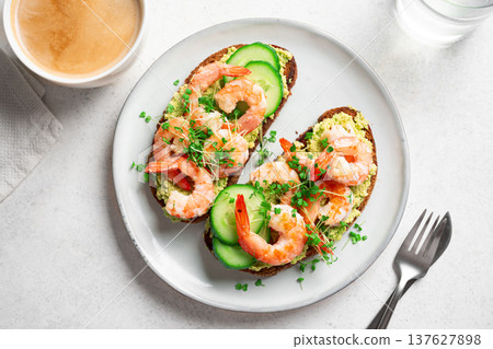 Avocado Shrimp Breakfast Sandwiches 137627898