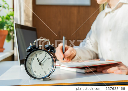 Time Management and Project Deadline Concept. 137628466