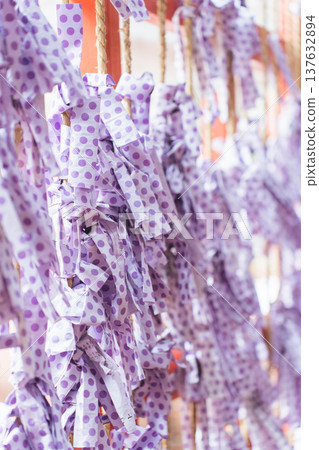 A large number of fortune slips lined up at Hirosaka Inari Shrine (Ishiura Shrine, Kanazawa) A large number of fortune slips lined up at Hirosaka Inari Shrine (Ishiura Shrine, Kanazawa) 137632894