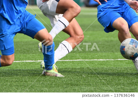 足球運動員比賽 足球運動員比賽 137636146