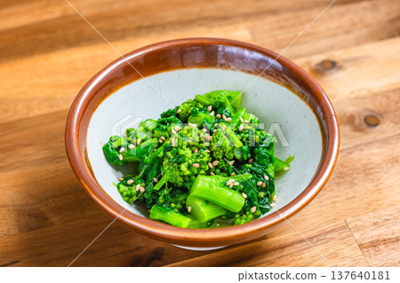 芥菜花佐以芥末醬，傳統的日本春季小菜。 137640181