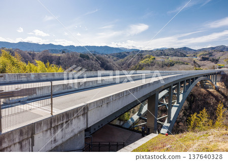 橋樑結構優美的曲線：空中步道天龍橋建築景觀 137640328