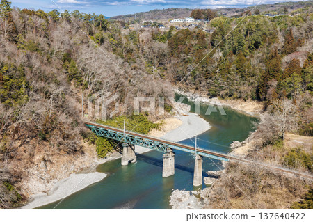 "Sora Sanpo Tenryukyo" - a refreshing walking course bathed in spring sunlight. 137640422