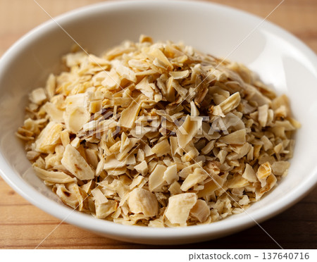 Close-up of dried lily root, an ingredient in Japanese cuisine and medicinal foods 137640716