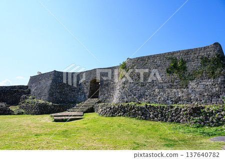 中城遺址:琉球王國的一座古老城堡 中城遺址:琉球王國的一座古老城堡 137640782