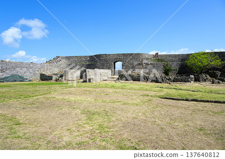 中城遺址:琉球王國的一座古老城堡 中城遺址:琉球王國的一座古老城堡 137640812