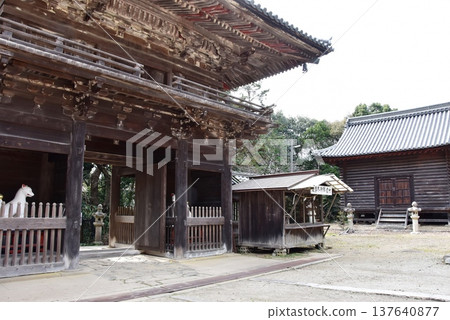 The main gate and grounds of Odo Benzaiten (Chojuin) in Hikone City, Shiga Prefecture 137640877