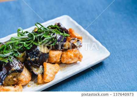 味噌炒茄子雞肉 137640973