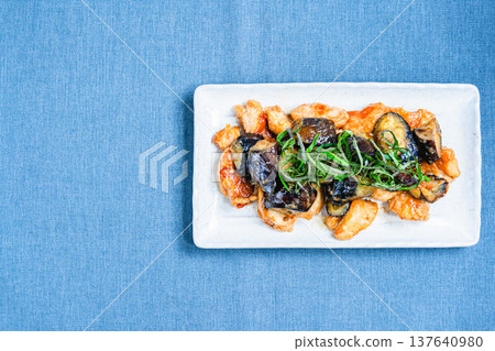 味噌炒茄子雞肉 137640980