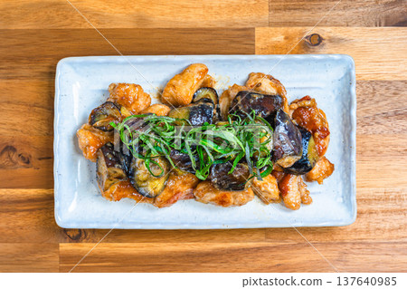 味噌炒茄子雞肉 137640985