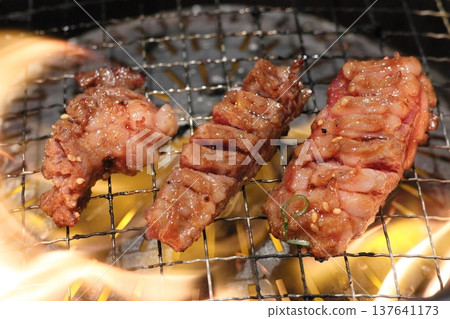 黑毛和牛牛肉烤肉 黑毛和牛牛肉烤肉 137641173