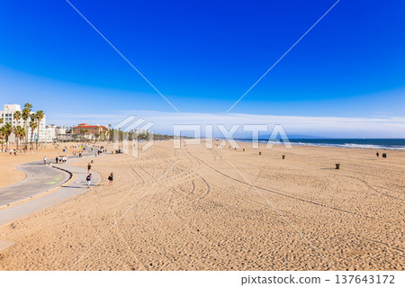 Santa Monica Beach, Los Angeles Santa Monica Beach, Los Angeles 137643172