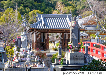 神戶須磨寺龍香橋和仁王門 137643309