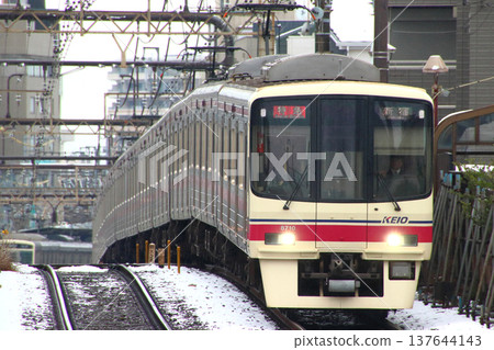 [KO] 冬季京王本線8000系列車（特急：10節車廂編組） 137644143