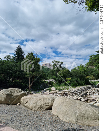 This is the scenery of Seoraksan National Park in Korea. This is the scenery of Seoraksan National Park in Korea. 137644713