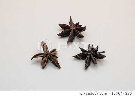 Star anise (spice) 137644850