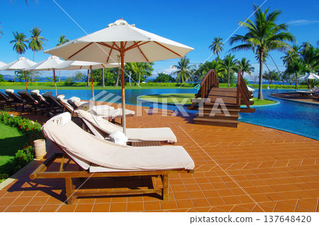 Beautiful swimming pool in Thailand 137648420