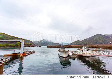 Sakitsu Port, a small fishing port in Amakusa, Kumamoto Prefecture Sakitsu Port, a small fishing port in Amakusa, Kumamoto Prefecture 137652191