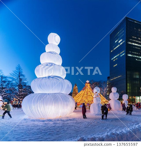 札幌冰雪節展出的巨型雪雕和冰雕 137655597