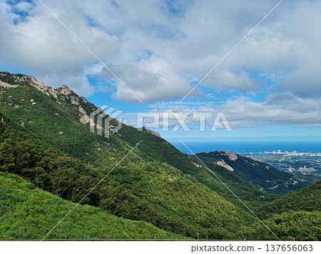 This is the scenery of Seorak Mountain, South Korea. This is the scenery of Seorak Mountain, South Korea. 137656063