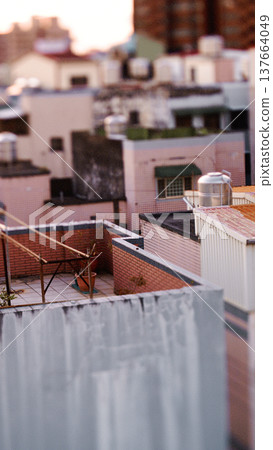 Tilt-shift photography of close-up shots of Taiwanese detached rooftops 137664049
