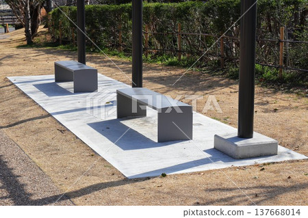 Park bench Park bench 137668014