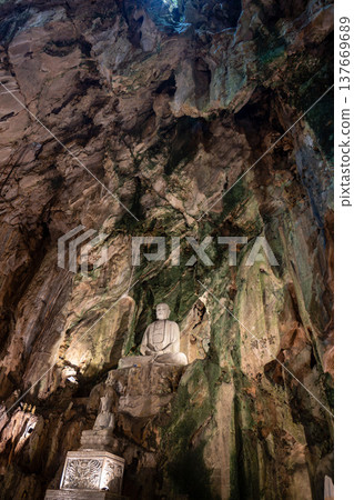 Marble Mountain (Ngu Hanh Shan), Da Nang, Vietnam 137669689