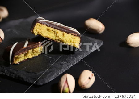 Dubai Chocolate Dubai Chocolate 137670334