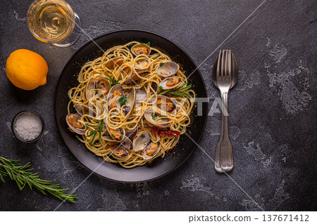 Seafood pasta with clams Spaghetti alle Vongole. Seafood pasta with clams Spaghetti alle Vongole. 137671412