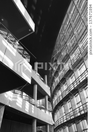 Architecture with large spaces Architecture with large spaces 137671894