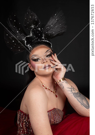 transvestite in studio 137672653