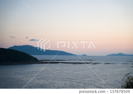 夕陽海 137678509