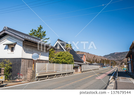 滋賀縣長濱市近江鹽津市北陸本線近江鹽津車站前風景 137679544