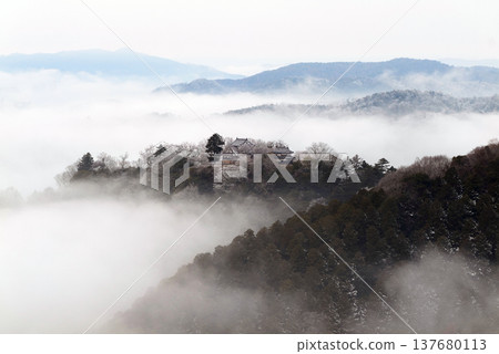 Winter sea of clouds and Bitchu Matsuyama Castle (castle in the sky) 25538 Winter sea of clouds and Bitchu Matsuyama Castle (castle in the sky) 25538 137680113